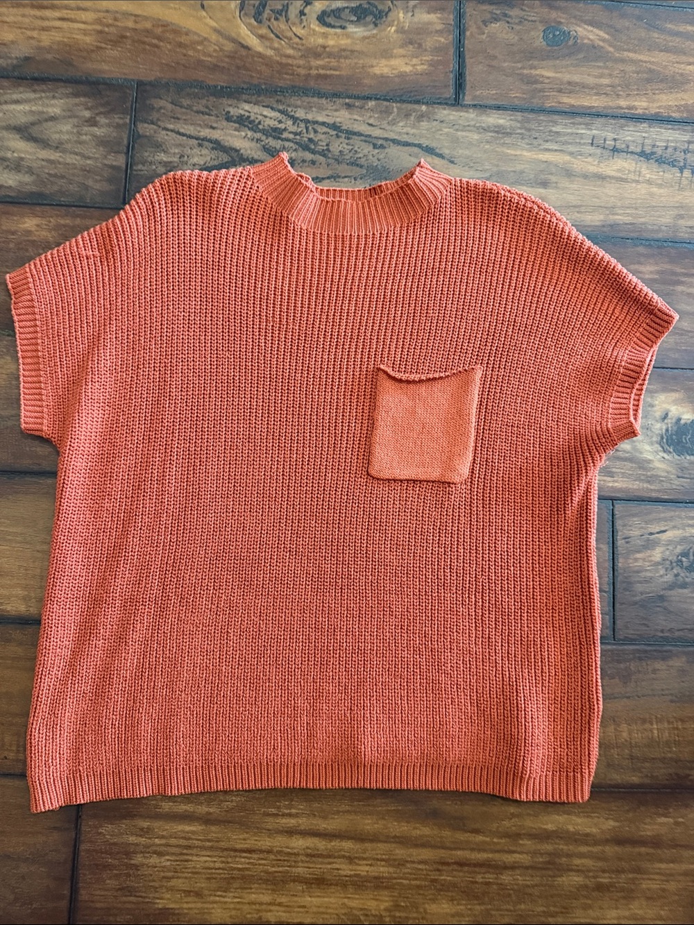 Women’s NWOT Short-Sleeve Crewneck Pocket Sweater in Rust